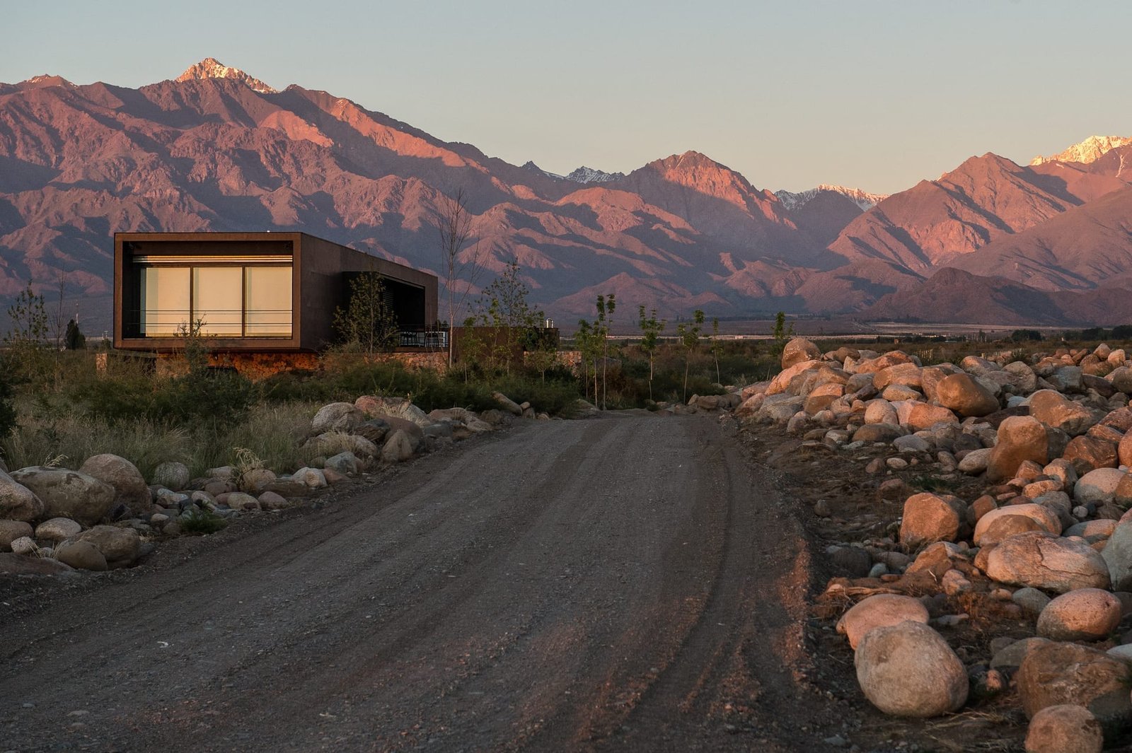 Exclusive Uco Valley: High-Altitude Wineries and Vineyard Lodging