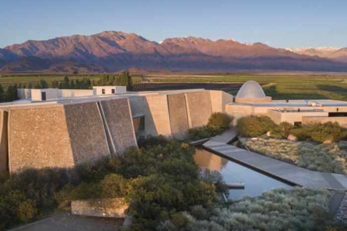 Experiencia Zuccardi Piedra Infinita: Almuerzo Privado en la Mejor Bodega del Mundo